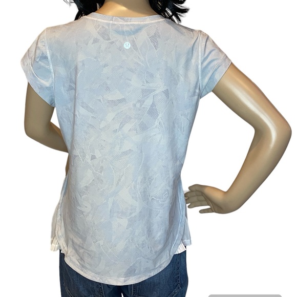 Lululemon Just Pleat It Short Sleeve Athletic Running Tee Shirt Top Size 8? EUC - Picture 9 of 10